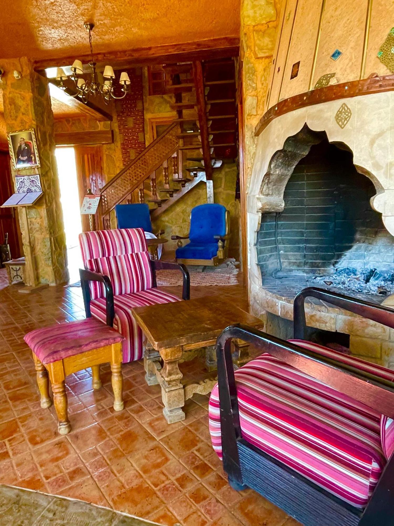 Ferme D'Hote La Vallee Azrou Exteriör bild