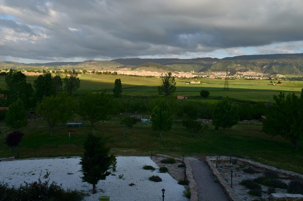 Ferme D'Hote La Vallee Azrou Exteriör bild